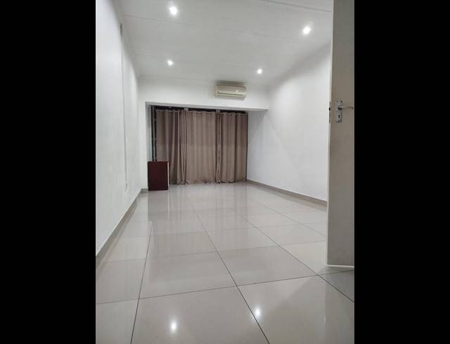 2 BEDROOM PROPERTY TO RENT IN OVERPORT